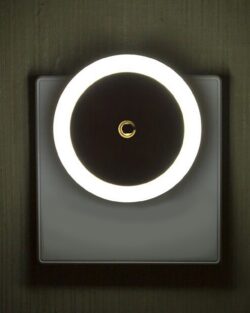 Plug-in LED Night Light With Auto Dusk-To-Dawn Sensor ( Round , White )
